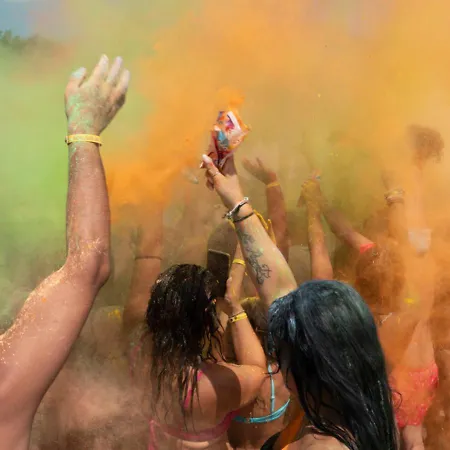 Madama Club Village *