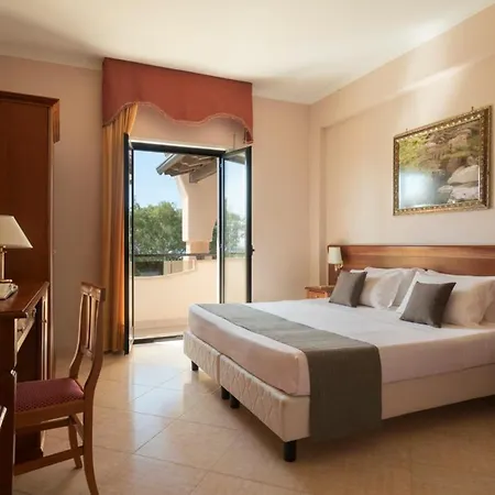 Madama Club Village *