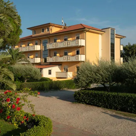 Madama Club Village