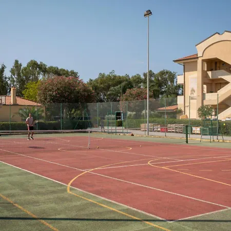 Madama Club Village