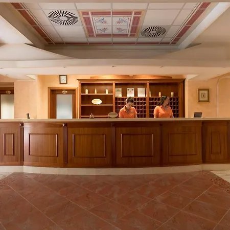 Madama Club Village