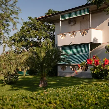 Üdülőközpont Madama Club Village *