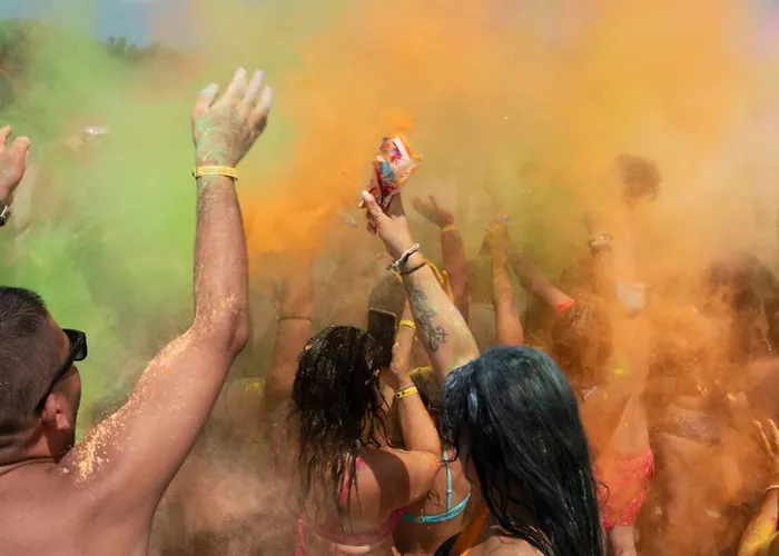 Madama Club Village *