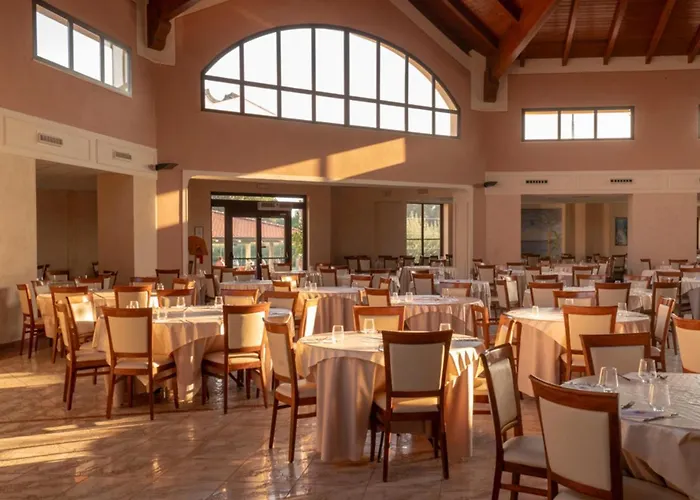 度假村 Madama Club Village *