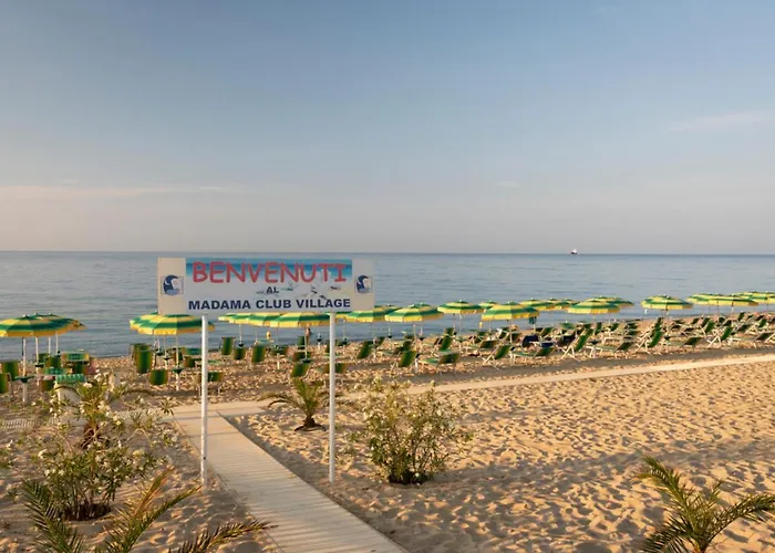 Madama Club Village *